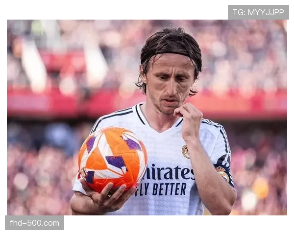 特写：38岁的莫德里奇替补登场后，如何用三次触球稳定了皇马节奏